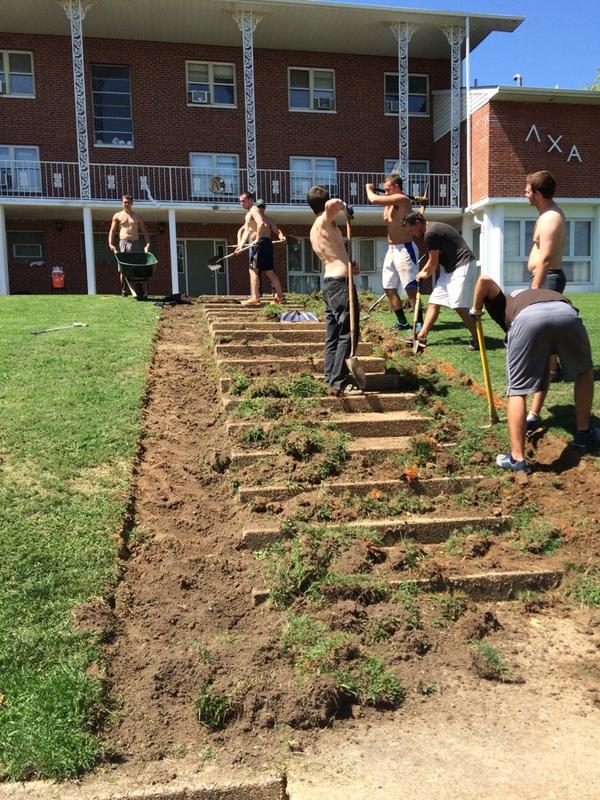 LambdaChi_ADZ's tweet photo. #WorkWeek2014 http://t.co/dPdQmwz4B5
