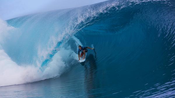 wsl's tweet image. .@BrettSimpo breaks the curse, taking down @jordysmith88 in #BillabongProTahiti Rd 2, Heat 4 bit.ly/TahitiLIVE