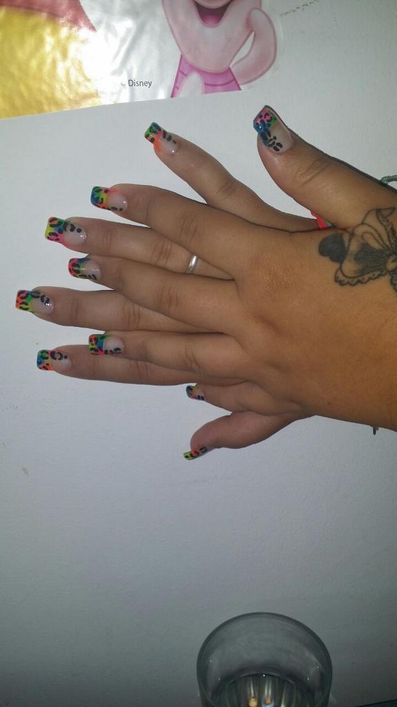 RosaNails94's tweet photo. uñas de colores y leopardo 💅 http://t.co/arhfV6M23t