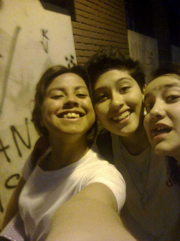 calu_guidolin's tweet photo. Somos lindas #Minitax entrando al gym http://t.co/Jp5lzi980m