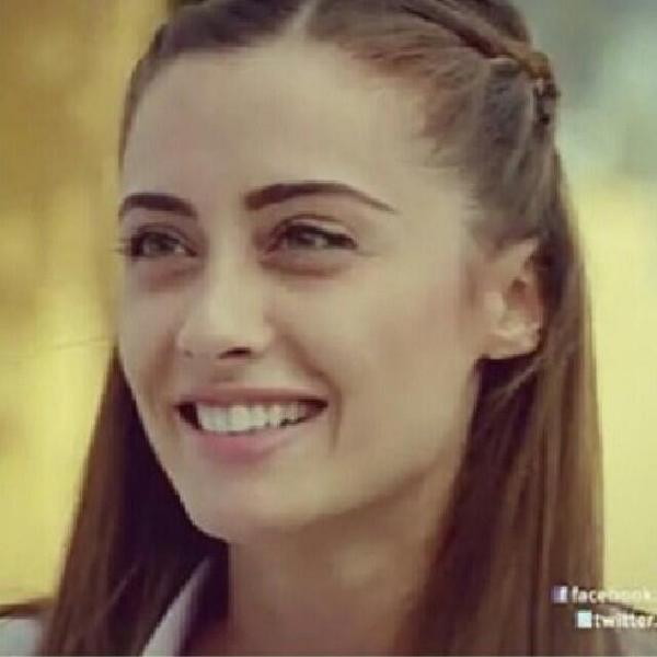danisman__dila's tweet photo. #SanaBirSırVereceğim #cagla ✌😊 http://t.co/gfkVqWq8Np