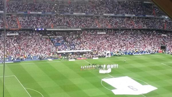 AroaCardoso7's tweet photo. Comenzamos! #Hala Madrid #supercup http://t.co/I1av49ClnC