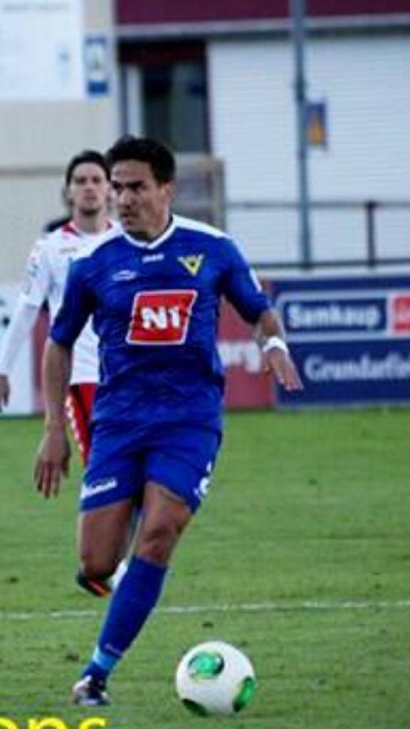 luisdelacarla's tweet photo. Enhorabuena a @samueljh3 por su fichaje @CD_Eldense Mucha suerte crack y gracias por la confianza en @IdentitySport http://t.co/80q5H7U79m