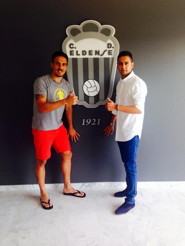 luisdelacarla's tweet photo. Enhorabuena a @samueljh3 por su fichaje @CD_Eldense Mucha suerte crack y gracias por la confianza en @IdentitySport http://t.co/80q5H7U79m