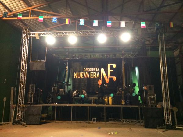 Comision_Villar's tweet photo. Todo listo, esta noche vuelve a Villar la orquesta NUEVA ERA con fiesta temática hippie, Os esperamos! http://t.co/aBhqEMdqcb