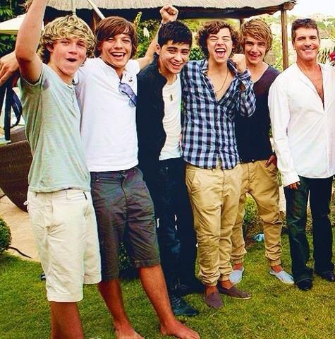 I cry
you guys cry 
We all cry 
#4YearsOfOneDirection 
#MTVHottest One Direction