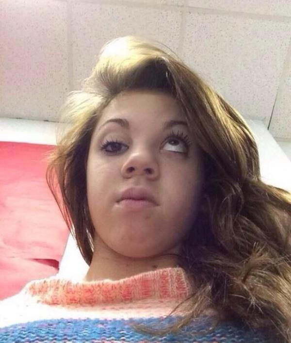 eobl__'s tweet image. “@urinnerdevil: when ur texting in class but u ain't tryna get caught http://t.co/scGo4NCjqe”