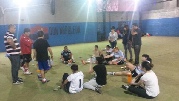 patapata121's tweet photo. @RamonMuerzaSEC  @aldecoto Entrenamiento como todos los martes ;) Vamos por más.. @ibocortez49  @peru_dario http://t.co/Oqfz51y6NP