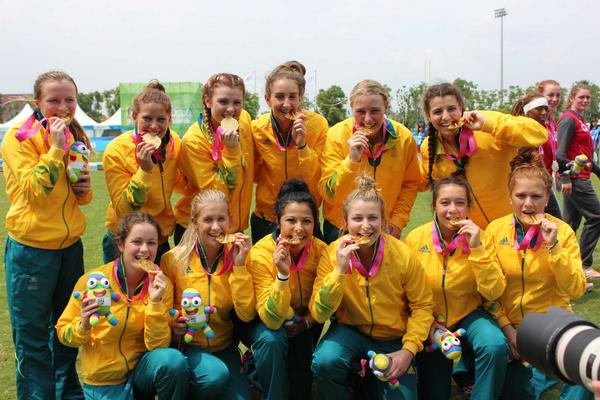 AUSOlympicTeam's tweet image. Tastes like green &amp;amp; GOLD! #rugby7s @youtholympics medal time! Aussies undefeated at @nanjing2014yog! #GoAUS