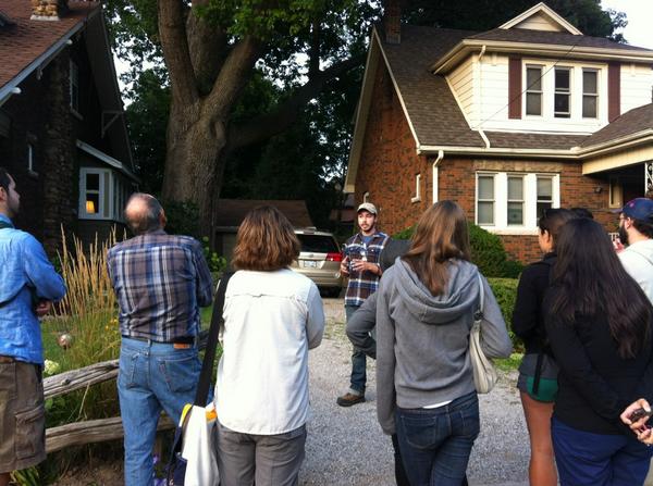 TreesCount's tweet image. #urbanforest tour in #westdale...visiting our BIG Oak tree! @HamiltonSPN in the 'hood!