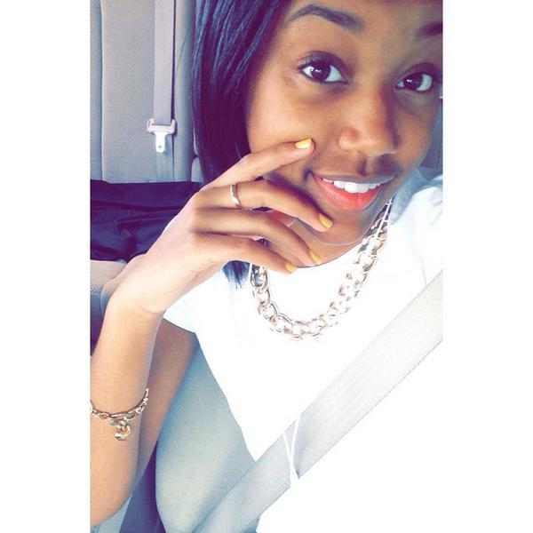 Shanny_Monet's tweet photo. I miss my hair 😩😔 http://t.co/6mXBdKwWOb