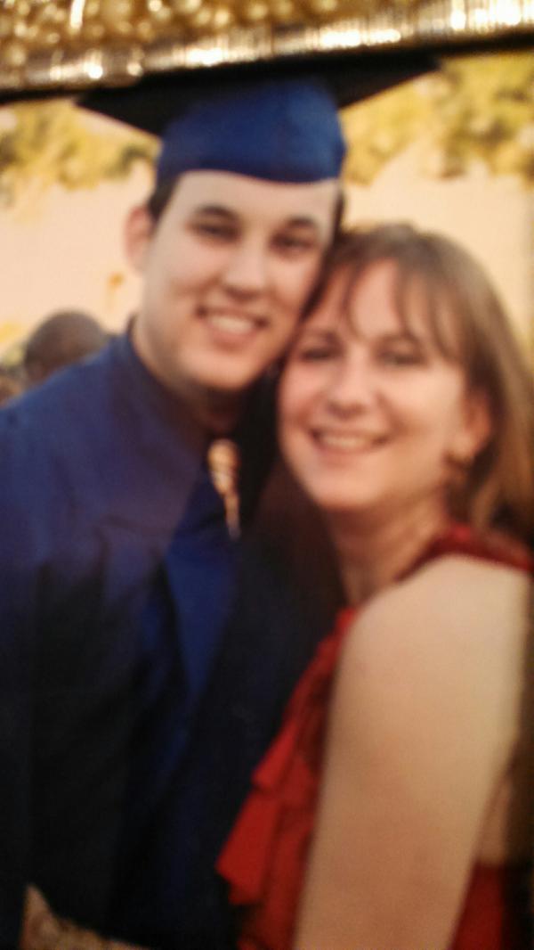 ab_sny's tweet photo. @ClauDiazGonz @jorgegonzalez43 @DDiazdiurych  the happy couple #luvers http://t.co/zo2BI8ogve