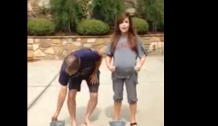 wareaglereader's tweet photo. Jeff Foxworthy does ALS Ice Bucket Challenge with Auburn-shirt wearing, 'War Eagle'ing wife: http://t.co/cxxHVVuII5 http://t.co/7AUnDE5fbf