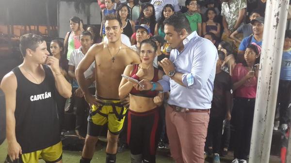 Calle7TV_'s tweet photo. ¿Será que los chicos pueden hacer bien las menciones?
#C7deCompetencia http://t.co/SKJ1cOsEKk" @mariocalle7tc @RicardoDelgadoV @MayraJJaime
