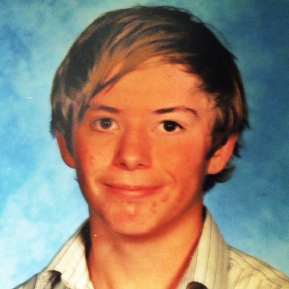 ameliabroun7's tweet photo. Missing teen BRANDON GLIDDON last seen getting on bus outside Atwell College at 11.30am y'day.@7NewsPerth #perthnews http://t.co/mGOYRDdjHS