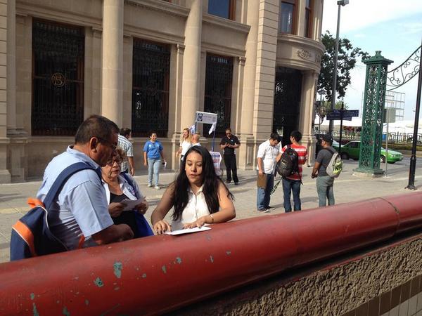 Las mujeres en toda la Rep. con #ADNpanista seguimos juntando firmas,incansables,comprometidas por un #salariodigno