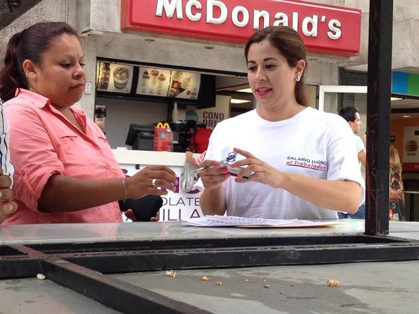 Las mujeres en toda la Rep. con #ADNpanista seguimos juntando firmas,incansables,comprometidas por un #salariodigno