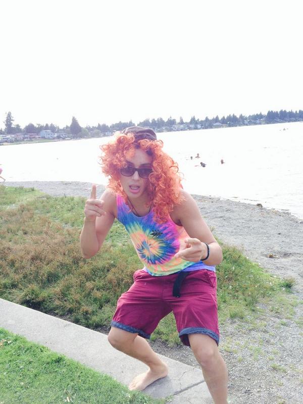 madisenkampenxo's tweet image. Sean White is on set #SeniorVideo