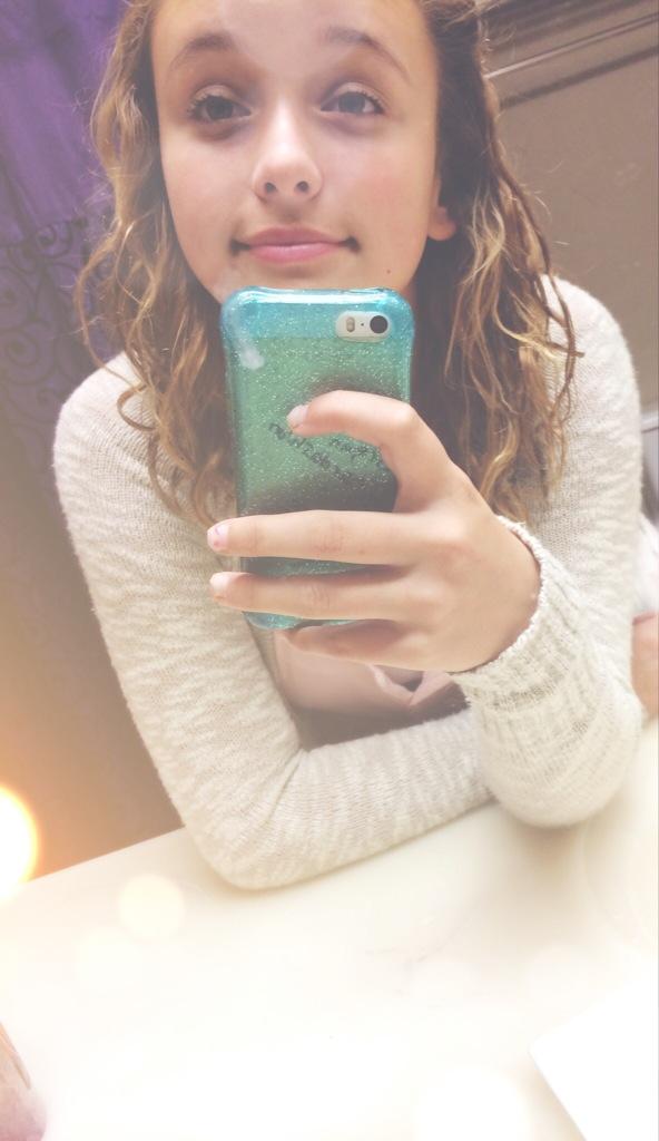 danielle☹☻ (@daniellebrieee) / Posts / X