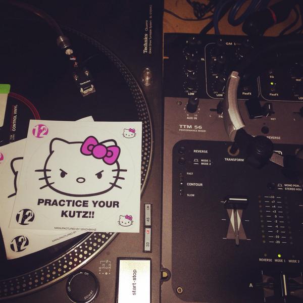 DJAquaria's tweet photo. Haven't touched my tables 4 a while & this comes in from NZ! Thanks @kittykutz, I needed this bad! #PracticeYoCutz http://t.co/y4RxiMzMU4