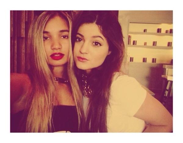 Pia da Cutie ✨ (@smileyfvceemoji) on Twitter photo 