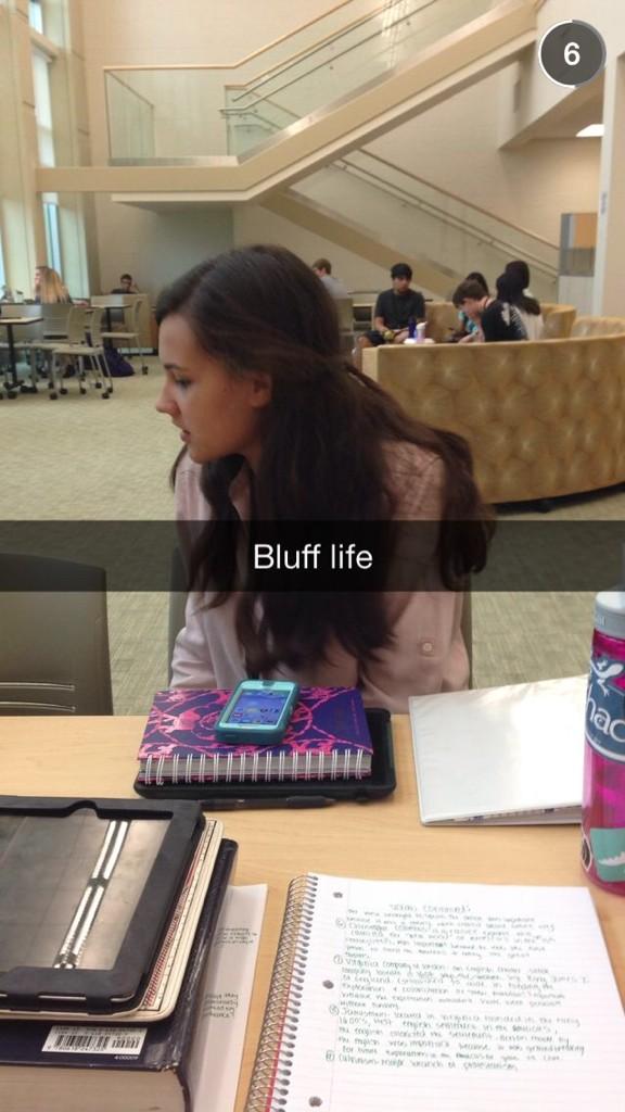 MerritJones's tweet photo. Ft. in Mel's snapstory #Famous #BluffLife #HomeworkDay1 #Dcommons http://t.co/qMBtANSk6t