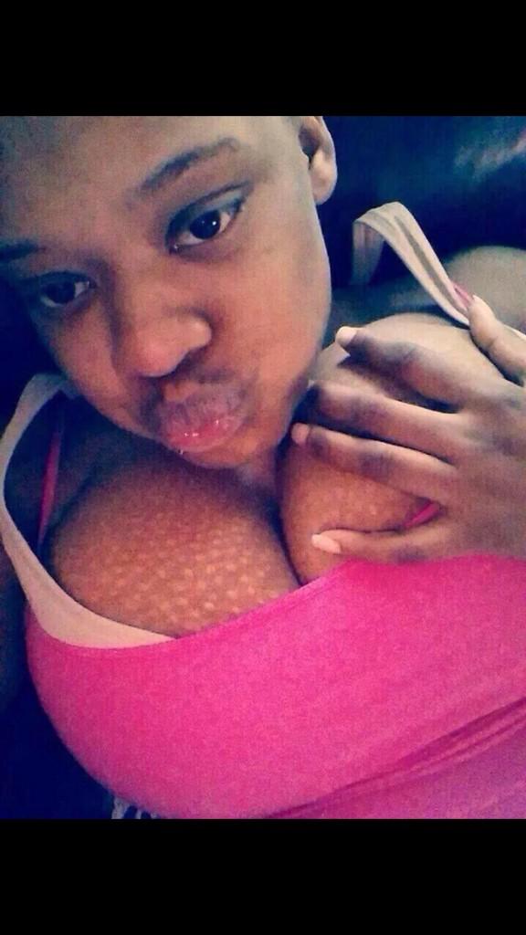 WHY TF HER TITS LOOK LIKE CRUNCH BARS?!?😩