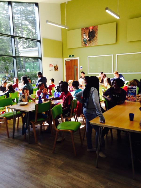 nicolaritchie's tweet photo. Breakfast with the troops @Discoverykidsmk camp http://t.co/3F8srKW5MK