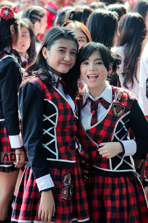 Atha_DT's tweet photo. @Via_JKT48 dan @Vanka_JKT48  at event Hari merdeka (1) // Cc @ViaAllies_FC  @ThacilJKT48FC http://t.co/WKwoPvGvWx