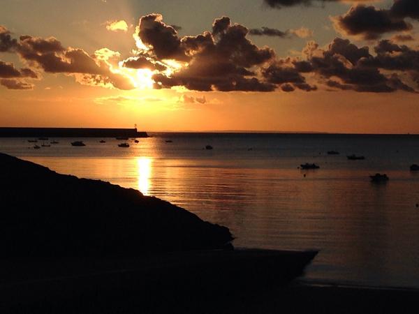 A chilly start to the day, but what a stunning sunrise down at St Catherine. #lovejersey