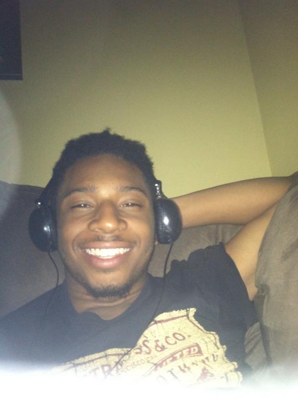 FlyyGuyyFloss's tweet photo. 😊 http://t.co/XE79l5Exl0