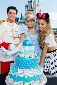 mateolondono7's tweet image. Happy birthday ariana grande