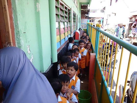 RCSS21111's tweet image. Walau Kondisi Sekolah yang Sempit , Siswa/i TK-SD Dapuan Surabaya tetap Semangat Belajar demi mengapai Cita-Cita