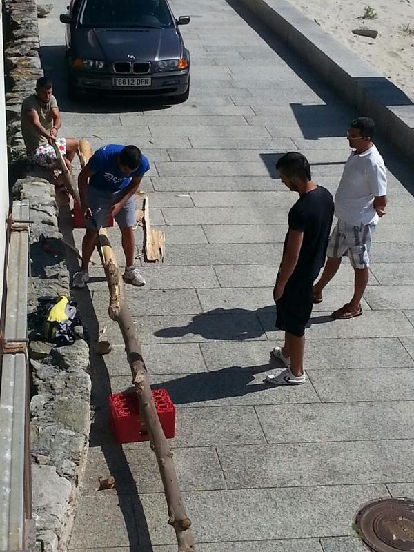 festasdecorme's tweet photo. En San Roque 2014 gaña quen colla a bandeira!
CUCAÑA!!! http://t.co/JK39PnGVN9
