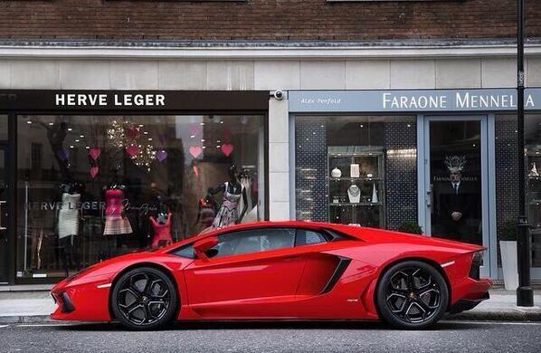 RealllyNiceCars's tweet photo. Shopping #RealllyNiceCars http://t.co/K3ceHRCisZ