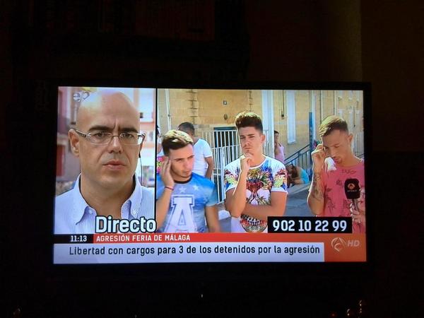 AndresRublev's tweet photo. Viola en España; saldrás con una palmadita en el hombro del alcalde, vítores y la TV te dará minutos. http://t.co/cEiDsF7uoP