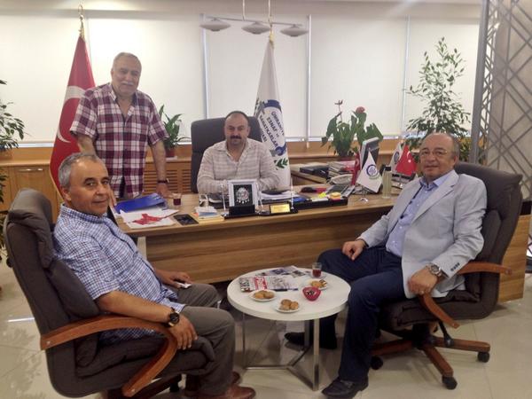 SacitTERZI's tweet photo. Ümraniye Esnaf ve Sanatkarlar Odası Başkanı Sevgili Dostum Mehmet Özdil i ziyaret edip başarılar diledim.. http://t.co/RpYS9BjXd3
