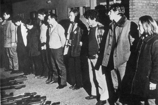 FFcasarosa's tweet photo. A 42 años del 22/Agosto/1972, señalizarán como sitio de memoria el lugar d la http://t.co/uRkhdpW1GK #MasacreDeTrelew http://t.co/OuUygztEyT