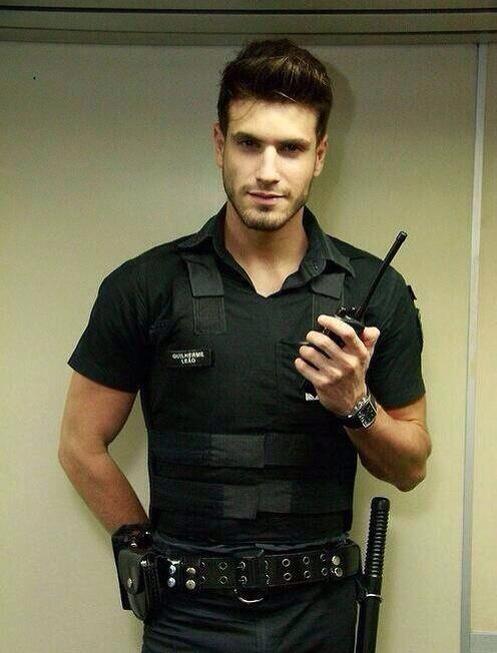 Hot Men tweet media