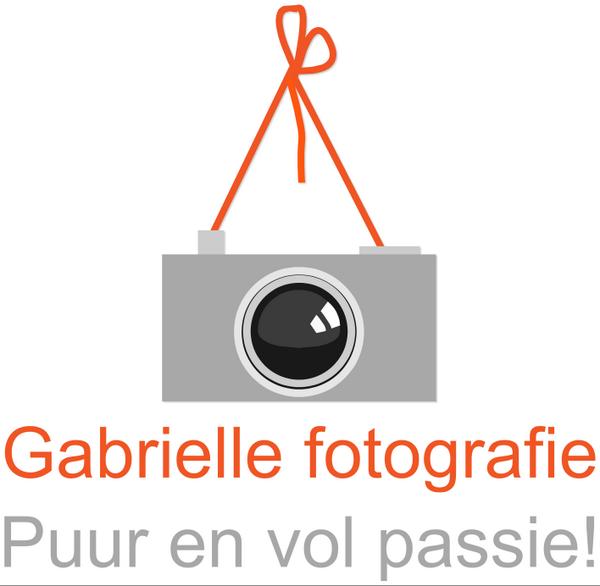 FotoGabrielle's tweet photo. Let op!
Bij 200 volgers gaat er een cadeaubon uit.
Wat moet je doen?
Vol @FotoGabrielle  en RT dit bericht. http://t.co/vDZmBYOlEl