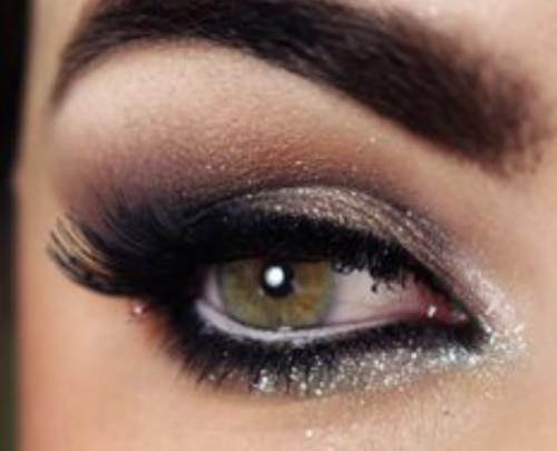 smartwomancoach's tweet photo. Thanks @MassageGC 
Lovin my Lashes!
#eyelashflutter http://t.co/10zmhcHSdB