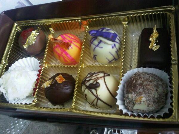 Shocolaateshop's tweet photo. Chocolate for breakfast? #BreakfastOfChampions #shocolaate http://t.co/Mo3UO3rvVn