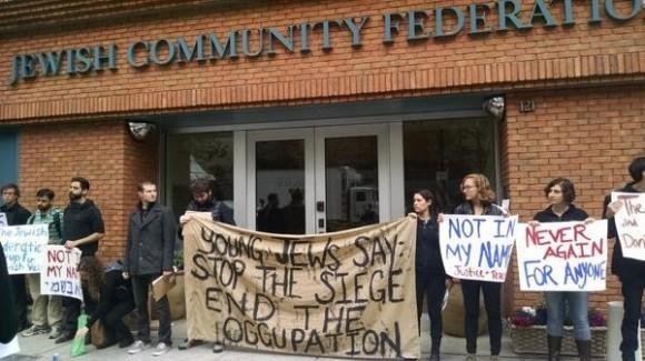 ShadowsOnEarth's tweet photo. ‘I mourn my Jewish community, which seeks to justify these inexcusable acts’
http://t.co/8F38ShMAYm
#GazaUnderAttack http://t.co/mL05nAaALs