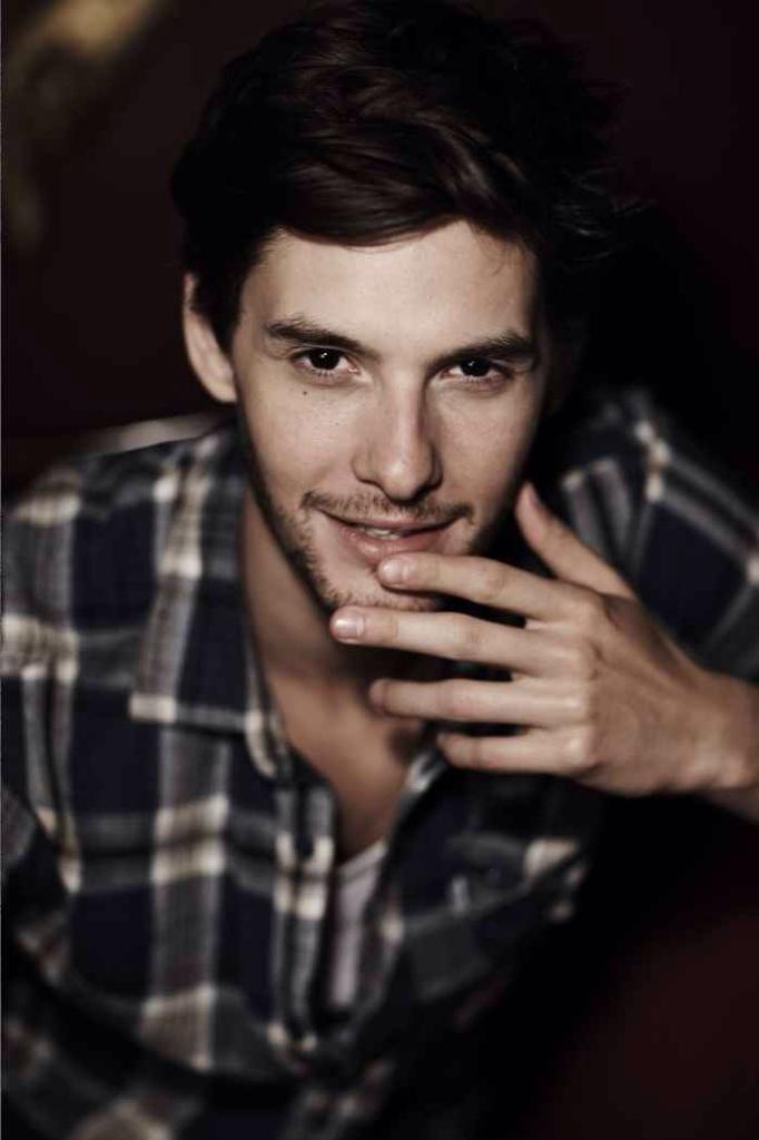  Hoy felicitamos por su 33 cumpleaños a nuestro Príncipe Caspian favorito Happy Birthday Ben Barnes 