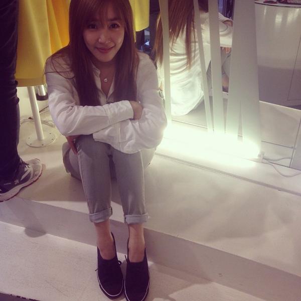 Some_One13's tweet photo. Girl's Generation TTS Tiffany #girl'sgeneration #tts #tiffany #batatennis #black #boyplus http://t.co/NSWvQJ6Chj http://t.co/xIzaxVv92R