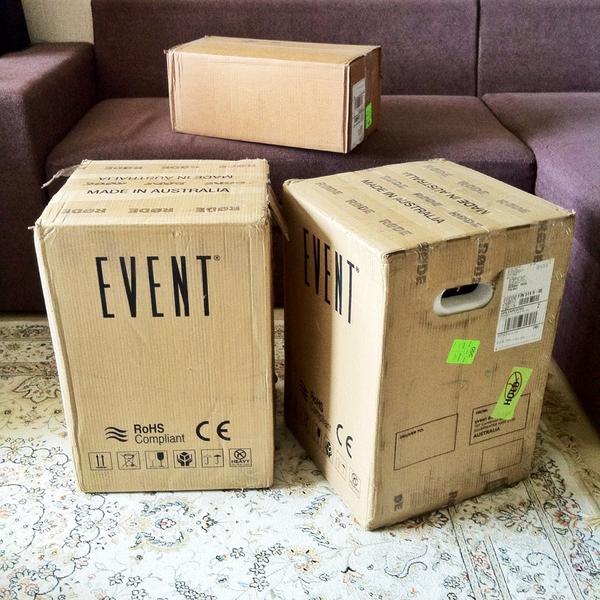 midigrade's tweet photo. These guys are HUGE! Wish I had the time to record the unboxing straight away. #MyRodeReel @EventMonitors @rodemics http://t.co/FMpkxT0EJb