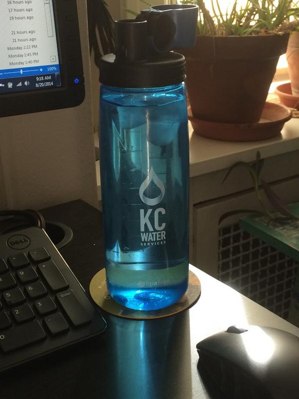 milliecross's tweet photo. @KCMOwater @giles_jim I heart my water bottle http://t.co/HhvtZBWbFD