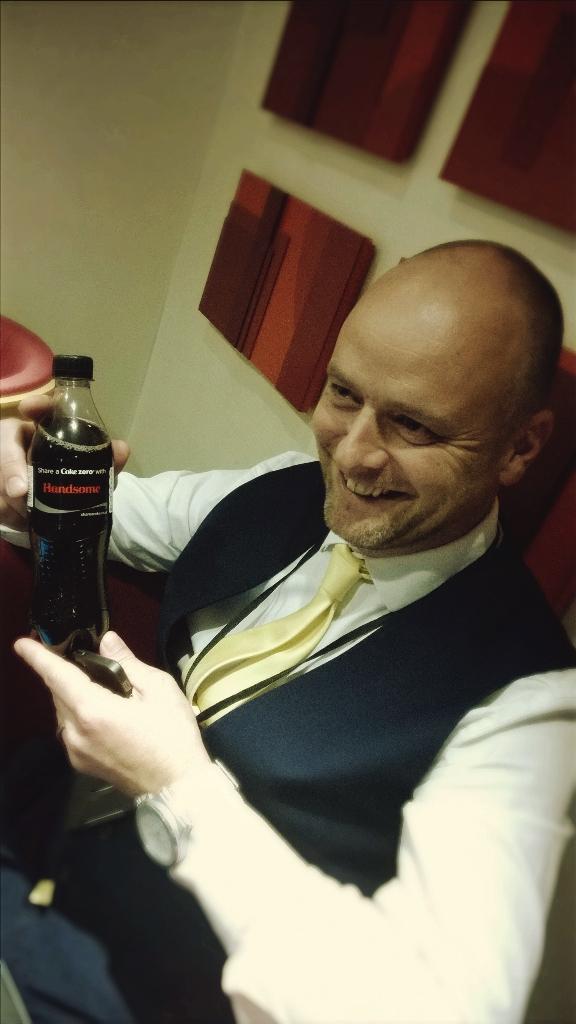 Gatherandgather's tweet photo. looks like @AndyBurrill244 was most popular at induction by the looks of this gift! @jodance82 @SallySpiers @kate_t85 http://t.co/IwTw2o8ddF