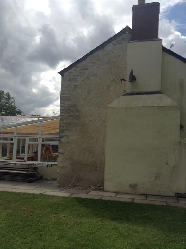 cegbuilding's tweet photo. Lime rendering on old cob. This the 2nd coat. 3rd coat going on Friday. http://t.co/YJg0ntFU7O