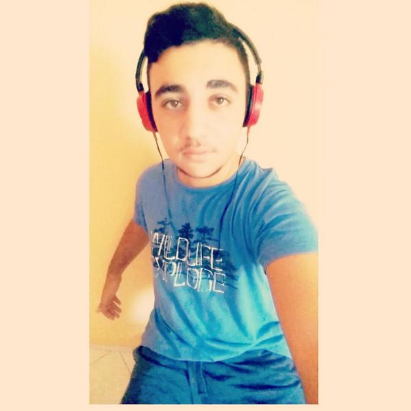 sshalev67's tweet photo. 🎵✌❤
Chilling...
#Music#love http://t.co/GL31R4WiCS